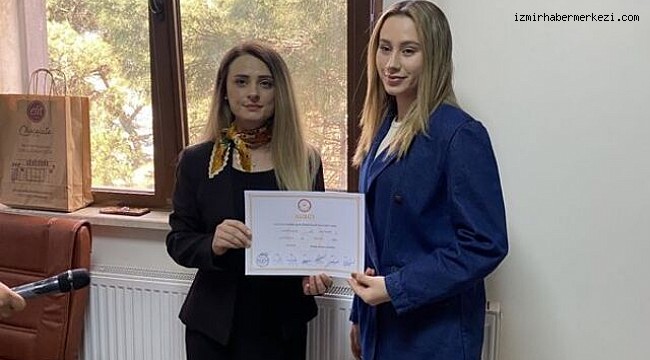 En genç belediye başkanı Zeynep Çelik, mazbatasını aldı