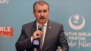 BBP Genel Başkanı Mustafa Destici, kurban vekaletini Türk Kızılaya verdi