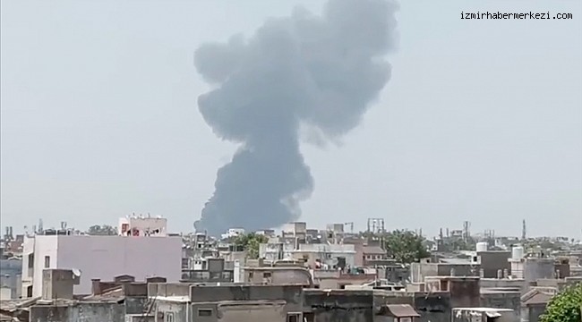 Hindistan'da 244 kişiyi taşıyan yolcu uçağı düştü