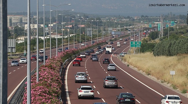 Otoyollardan yaklaşık 16,3 milyon araç geçti