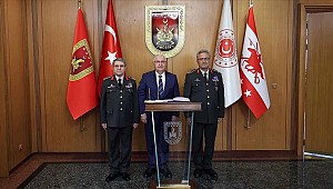 Bakan Güler, Kara Kuvvetleri Komutanlığı'ndaki devir-teslim törenine katıldı