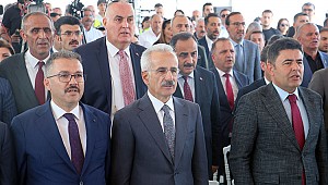 Ulaştırma ve Altyapı Bakanı Abdulkadir Uraloğlu: Sadece Türkiye'nin değil, tüm Güney Kafkasya'nın ve Avrasya'nın geleceğine damga vuruyoruz