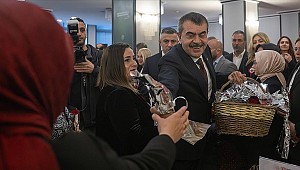 Milli Eğitim Bakanı Tekin, 24 Kasım etkinlikleri kapsamında 81 ilden gelen öğretmenlerle buluştu