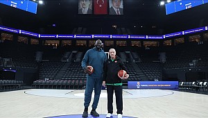Erdoğan, eski NBA kralı Shaquille O'Neal ile basketbol oynadı