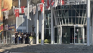 İzmit Belediyesi'ne Yolsuzluk Operasyonu: 28 Gözaltı